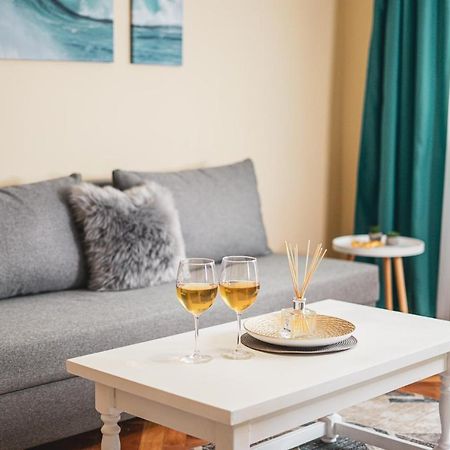 Central And Modern Apartment With Free Parking Timisoara Ngoại thất bức ảnh