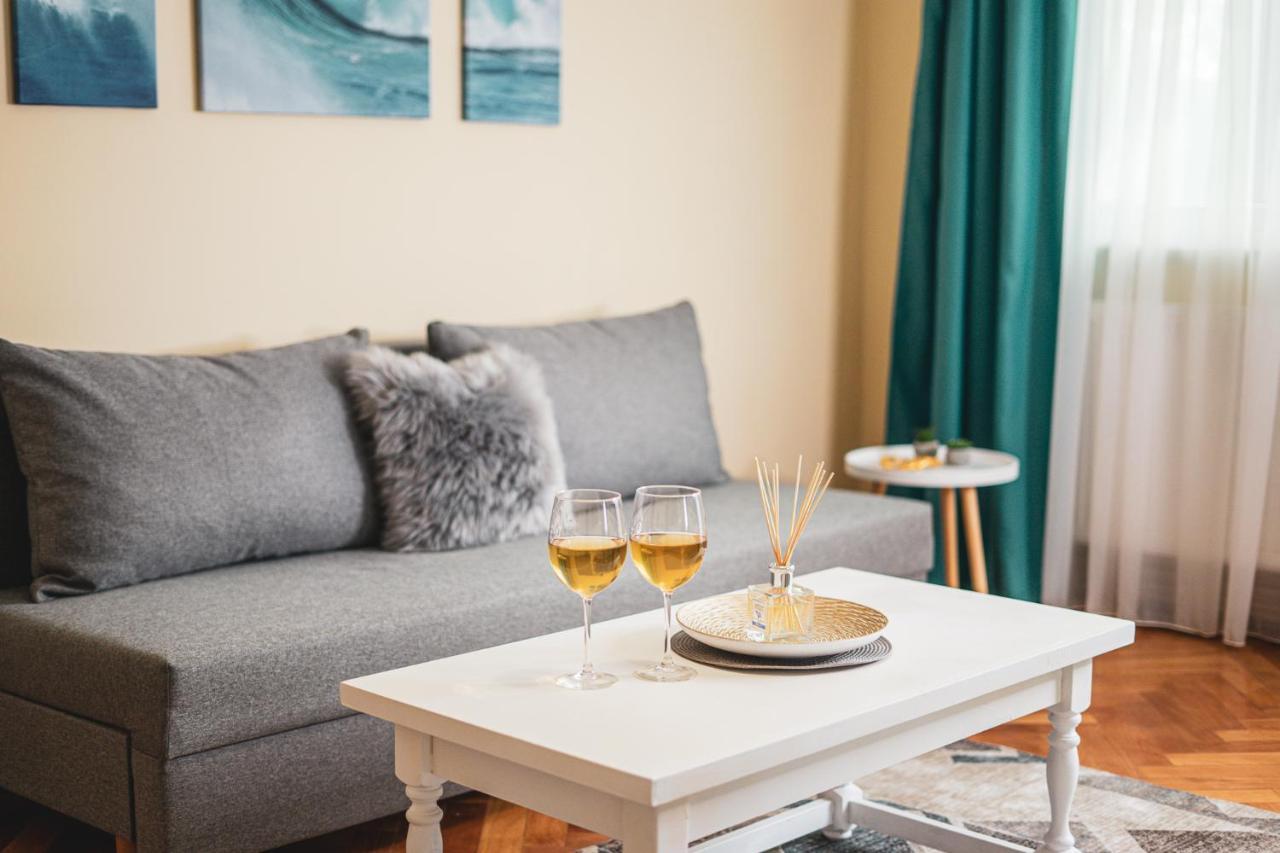 Central And Modern Apartment With Free Parking Timisoara Ngoại thất bức ảnh