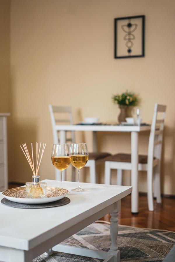 Central And Modern Apartment With Free Parking Timisoara Ngoại thất bức ảnh